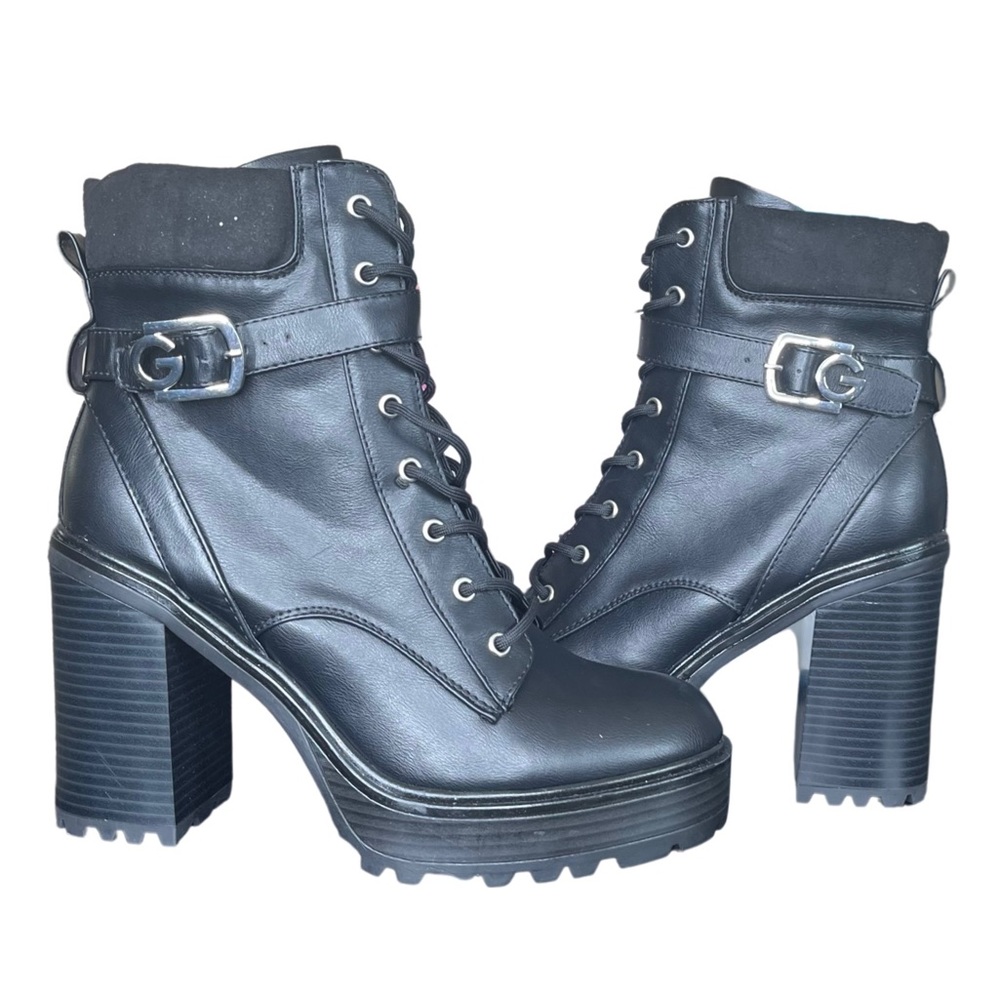 Woman’s Black Platform Lace up Boot